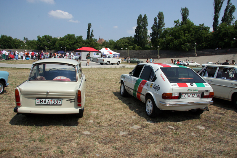 Illustration for article titled Classic Car Ownership Is Made Greater By The People Around You